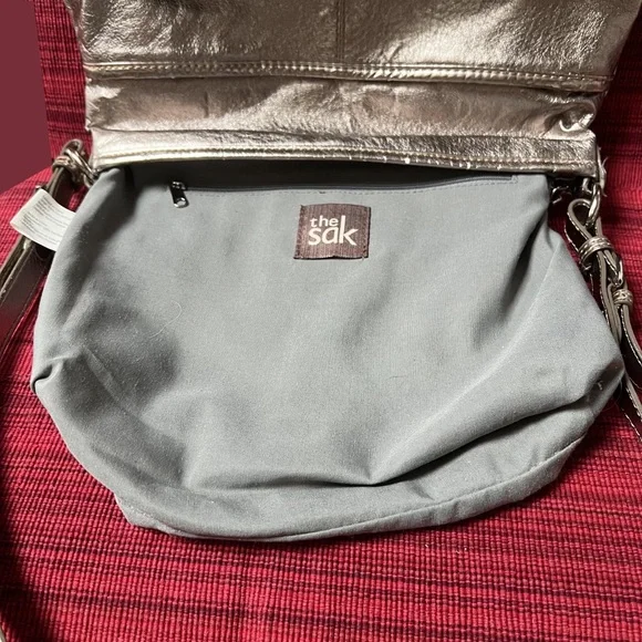 The Sak Metallic Gold-Silver Pig Leather Shoulder Bag - Picture 5 of 10